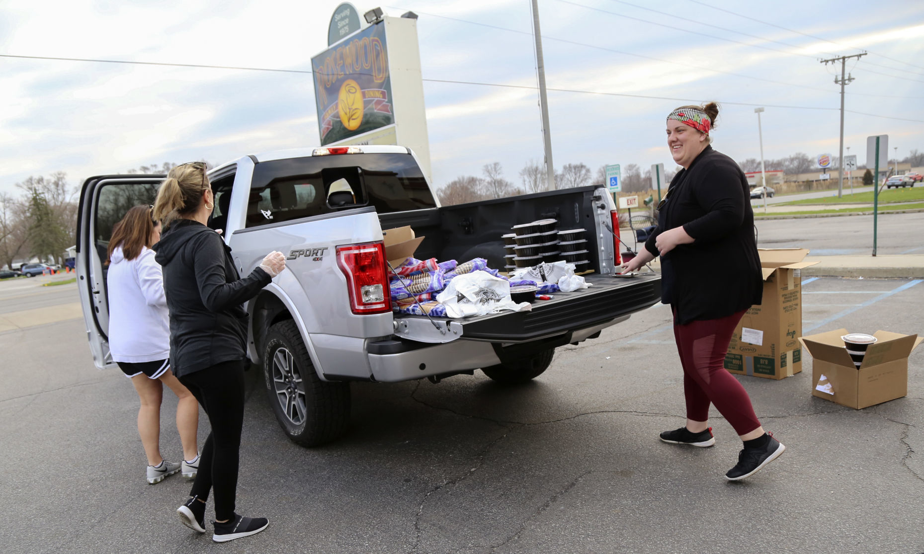Rosewood dinners donated to Portage HS students